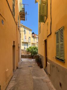 PALM RIVIERA Capucins - Vieille ville de Menton - Vue mer