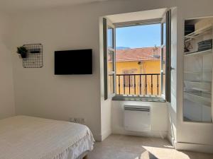 PALM RIVIERA Capucins - Vieille ville de Menton - Vue mer