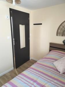 Maisons d'hotes Logement proche du Lac & Ocean, Parking : photos des chambres