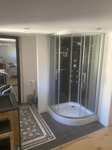 B&B / Chambres d'hotes Chambres d’hotes La Voute : Chambre Double ou Lits Jumeaux