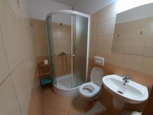 Lewada pokój czteroosobowy z łazienką