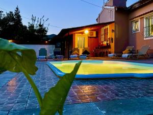 Beach Villa Night Flower with private pool by DadoVillas