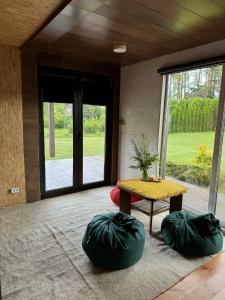 Namelis Saulės gatvėje prie Siesarties ežero