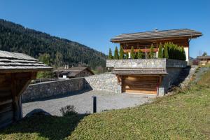 La Clusaz chalet Anthocyane 14 people, heated pool