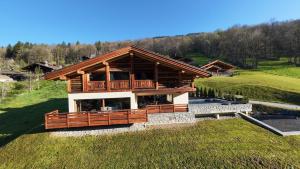 Chalets La Clusaz chalet Anthocyane 14 people, heated pool : photos des chambres