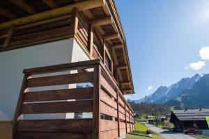 Chalets La Clusaz chalet Anthocyane 14 people, heated pool : photos des chambres