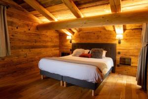 Chalets La Clusaz chalet Anthocyane 14 people, heated pool : photos des chambres