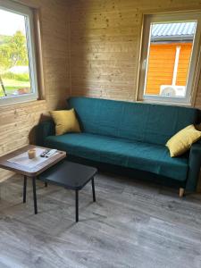 Domki w sadzie Wapnica koło Międzyzdrojów