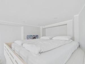 1-bedroom Old Town Apartment next to Tram Tracks