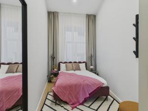 1-bedroom Old Town Apartment next to Tram Tracks