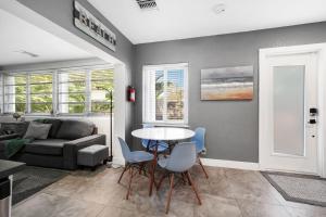 Hollywood Tropical Retreat