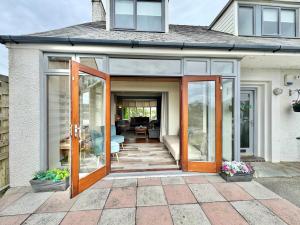 Penmorfa -4 Bed-3 Bath-Coastal Retreat Sleeps 9