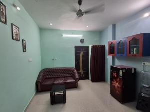Ramesh home stay nearby Py Rock beach