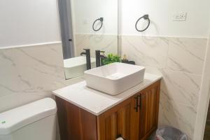 2,3 or 4 Bd townhouse overlooking Kingston