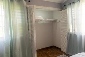 2,3 or 4 Bd townhouse overlooking Kingston