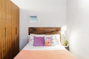 Hola Donceles Suites