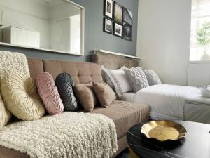 Fully Equipped Premium Suite in Quezon City