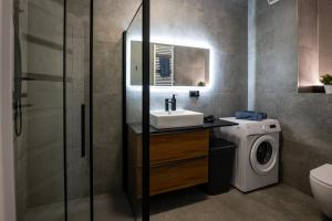 Work and Rest Apartment by Fengshui4u, cowroking, siłownia, nowy budynek, dostęp na kod