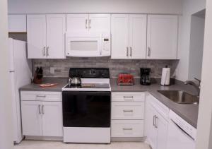 Sunlight Experience in South Forest Beach, HHI