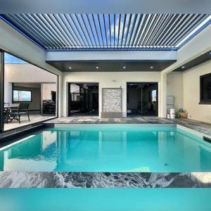 Magnifique villa avec piscine - Ubytování bez kategorie ve městě Nissan-lez-Enserune