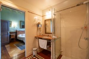 Hotels Chateau De Picomtal : photos des chambres