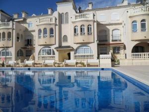 Duquesa beach, sea view, pool, wifi