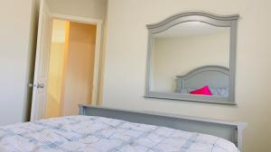 Calgary Airport Getaway Spacious 3BR Full Home