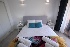 El Palmeral, Sea view, wifi, pool seasonal 15june-15sept