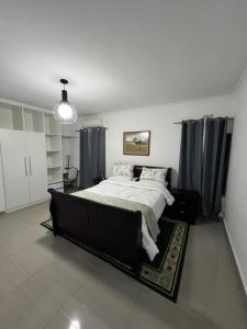 1 bed apartment with pool & gym