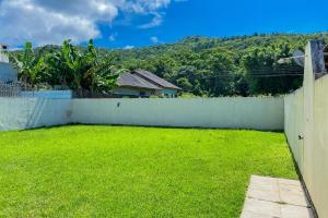 Ampla casa com 04 quartos para locação - 0315