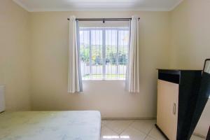 Ampla casa com 04 quartos para locação - 0315