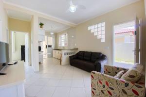 Ampla casa com 04 quartos para locação - 0315