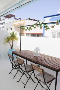 Traditional Home & Private Rooftop Olhão