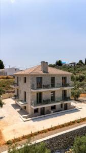 PALELIA living in the olive garden