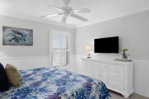 2004 Beach Villa - Captiva Two Bedroom Premier Beachfront Residence