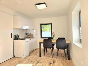 Mazurski Domek z Cegły nad Jeziorem