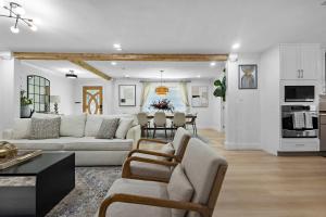 Family Paradise Playhouse includes Pool and Gameroom