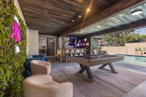 Family Paradise Playhouse includes Pool and Gameroom