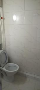 Арендовать метро на улице Барнова возле проспекта Руставели в итальянском дворе