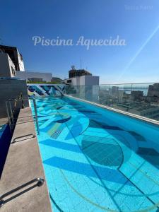 Rooftop com piscina, conforto a 15 min de Copacabana, ao lado do Museu do Amanhã