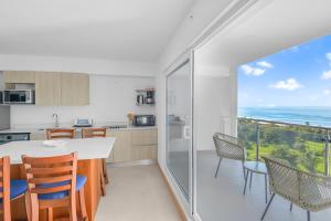 Sea Symphony Apartment, Jaco Beach, BBQ, 3 pools