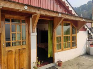 Corner Homestay by The Pine Cones