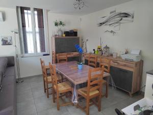 Villas maison proche centre Nimes avec piscine : photos des chambres