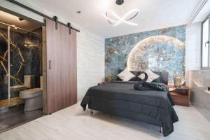 3 bedroom apartment, one block from lleras park p12 in medellin