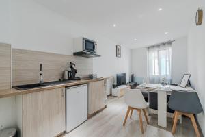 Appartements Sejour Confort - Proche Gare & Centre - Futuroscope 1 : photos des chambres