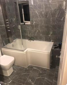 Large Double Room Kingsize Bed