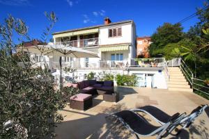 Apartments in Crikvenica 5426 