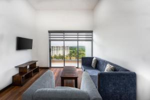 Golf Course Retreat - Pool,Parking,Wi-fi & Sunset