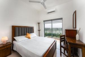 Golf Course Retreat - Pool,Parking,Wi-fi & Sunset