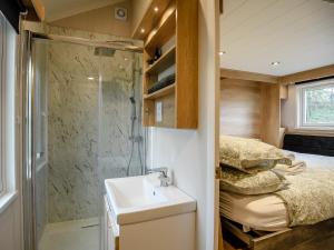 Woodpecker Lodge-Ukc5156